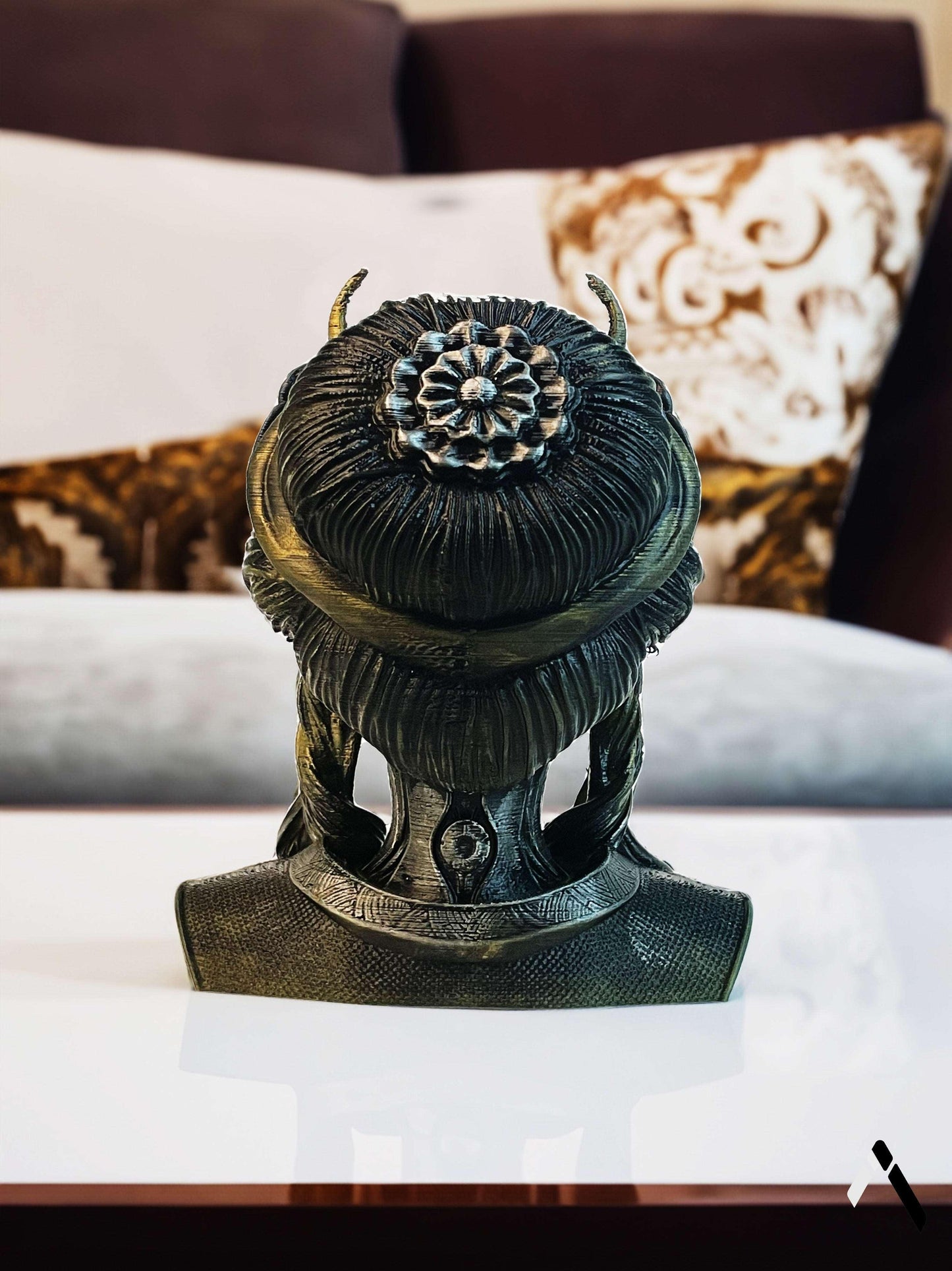 Geisha Bust Sculpture & Tabletop Decor. Archadia